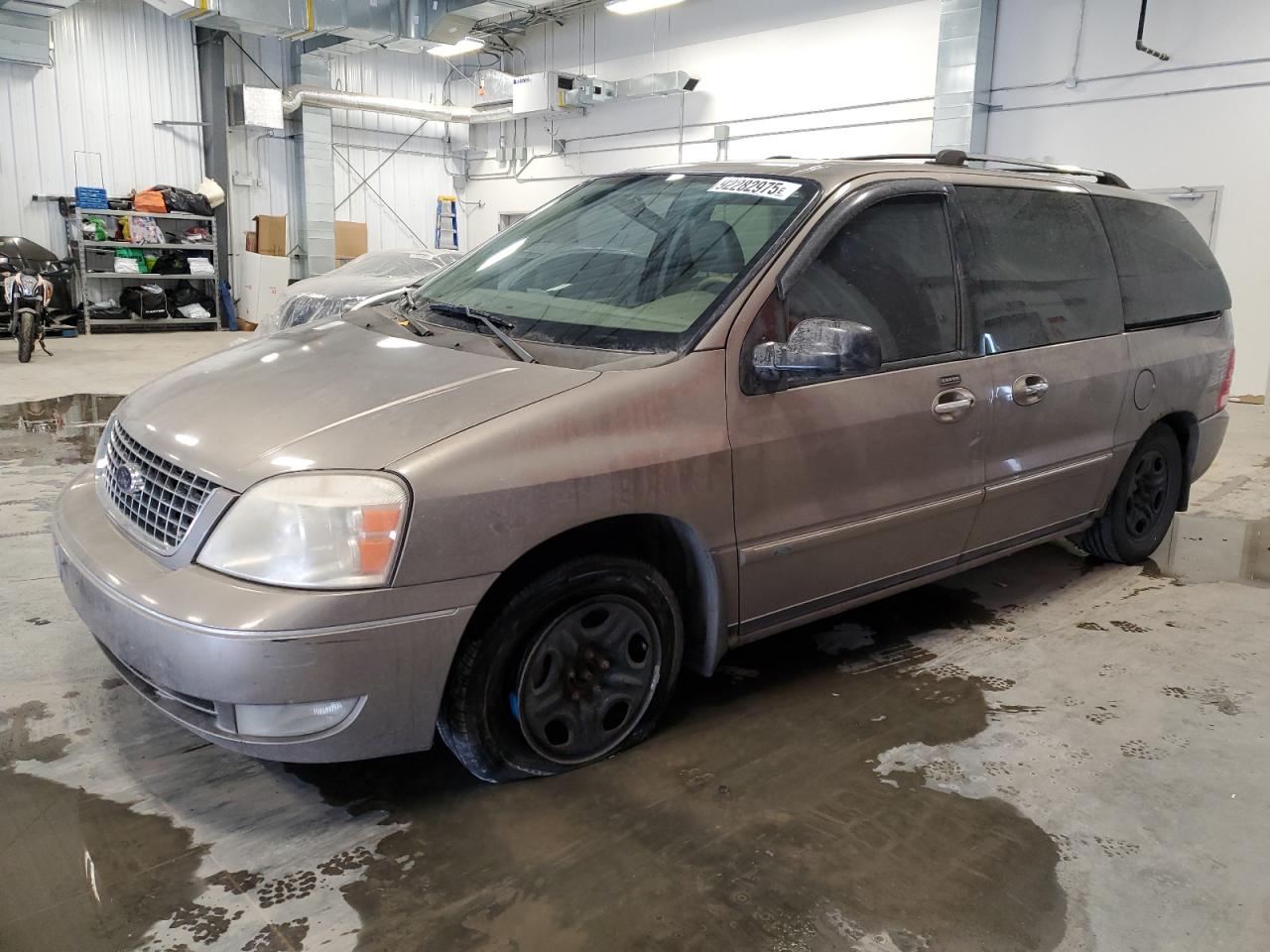 2006 Ford Freestar, VIN 2FMDA56246BA22283 — Front end