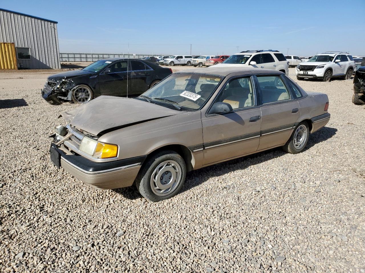 1988 Ford Tempo, VIN 1FAPP37X8JK235045 — Перед