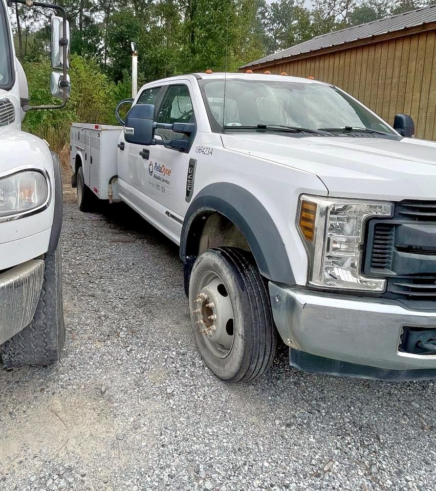 2019 Ford F-450 XL, VIN 1FD0W4GT1KEC36423 — Minor dents and scratches