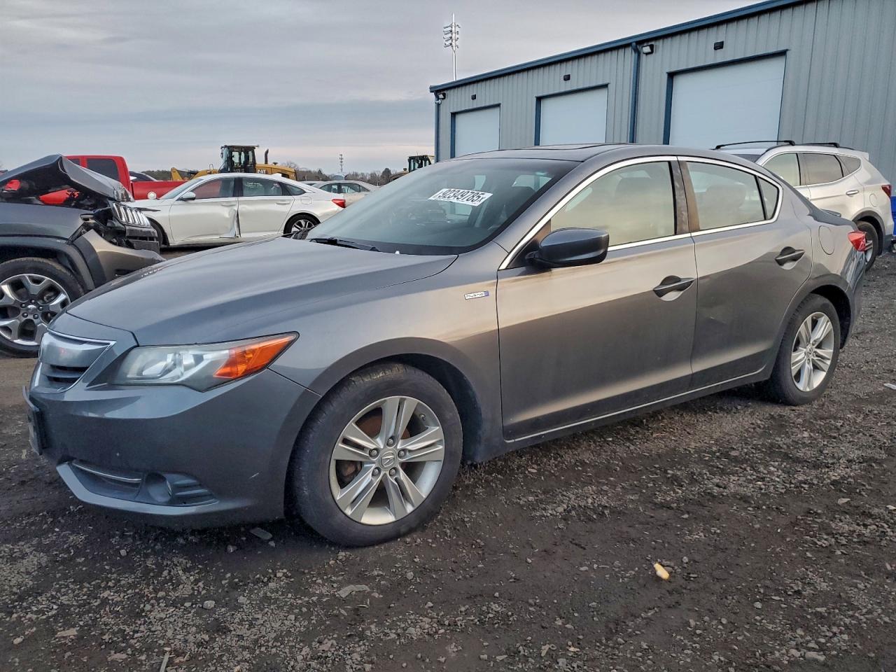 2013 Acura ILX Hybrid Technology, VIN 19VDE3F70DE000045 — Minor dents and scratches