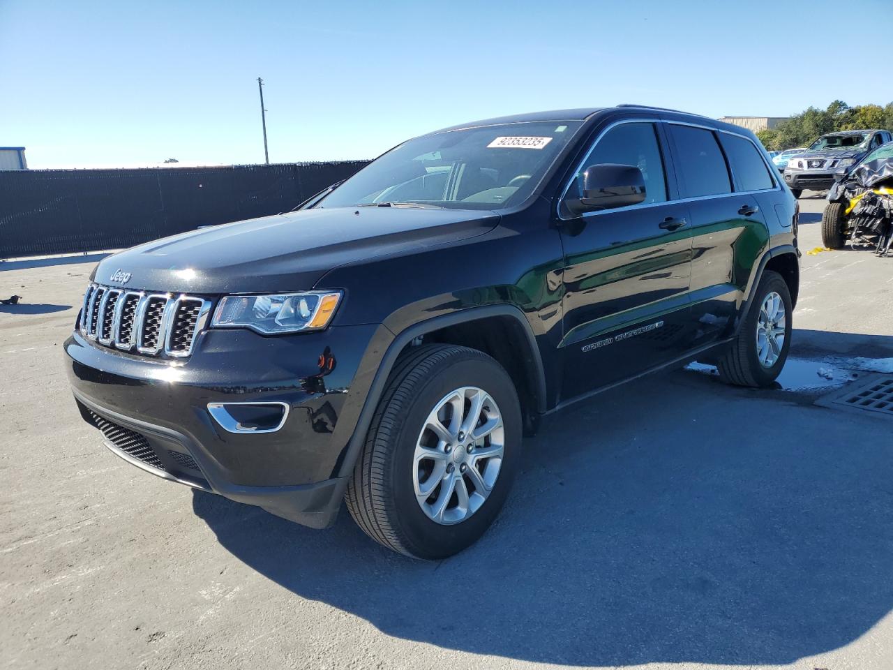 2022 Jeep Grand Cherokee Laredo X, VIN 1C4RJEAG9NC154998 — Side