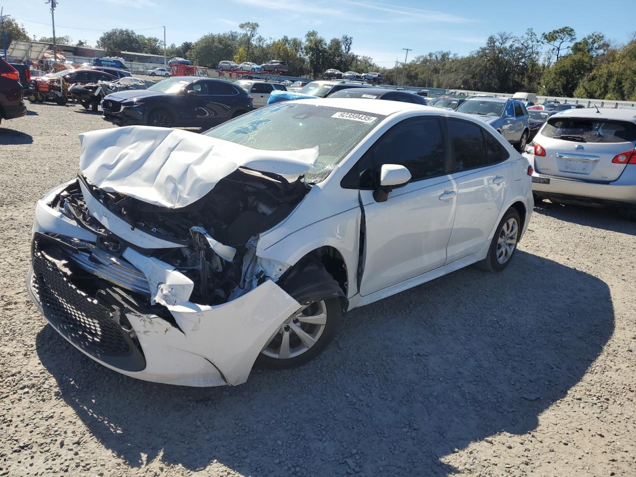 2020 Toyota Corolla LE, VIN 5YFEPRAE3LP074216 — Фото с аукциона 1 of 14