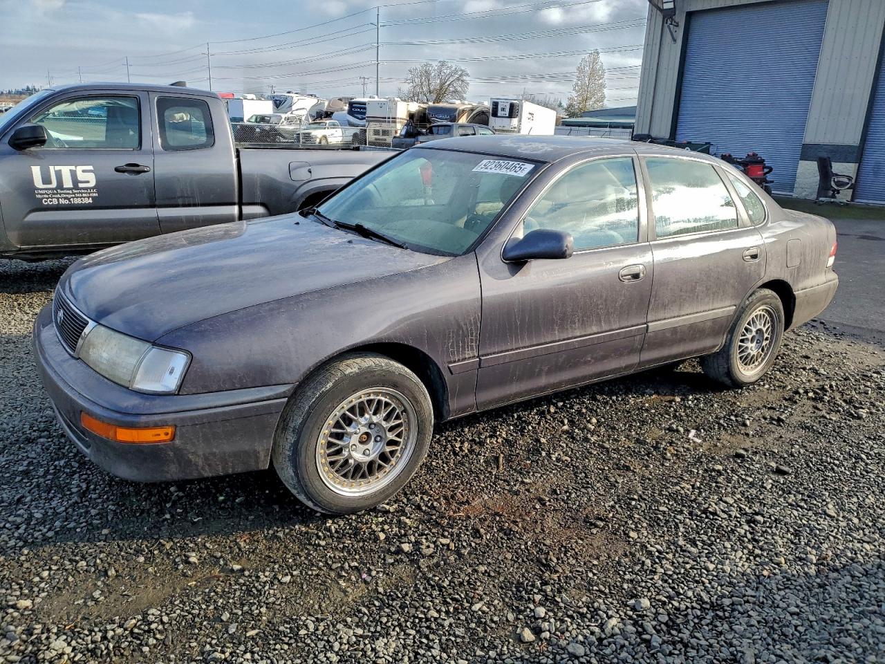 1997 Toyota Avalon XL, VIN 4T1BF12B6VU148676 — Rear end