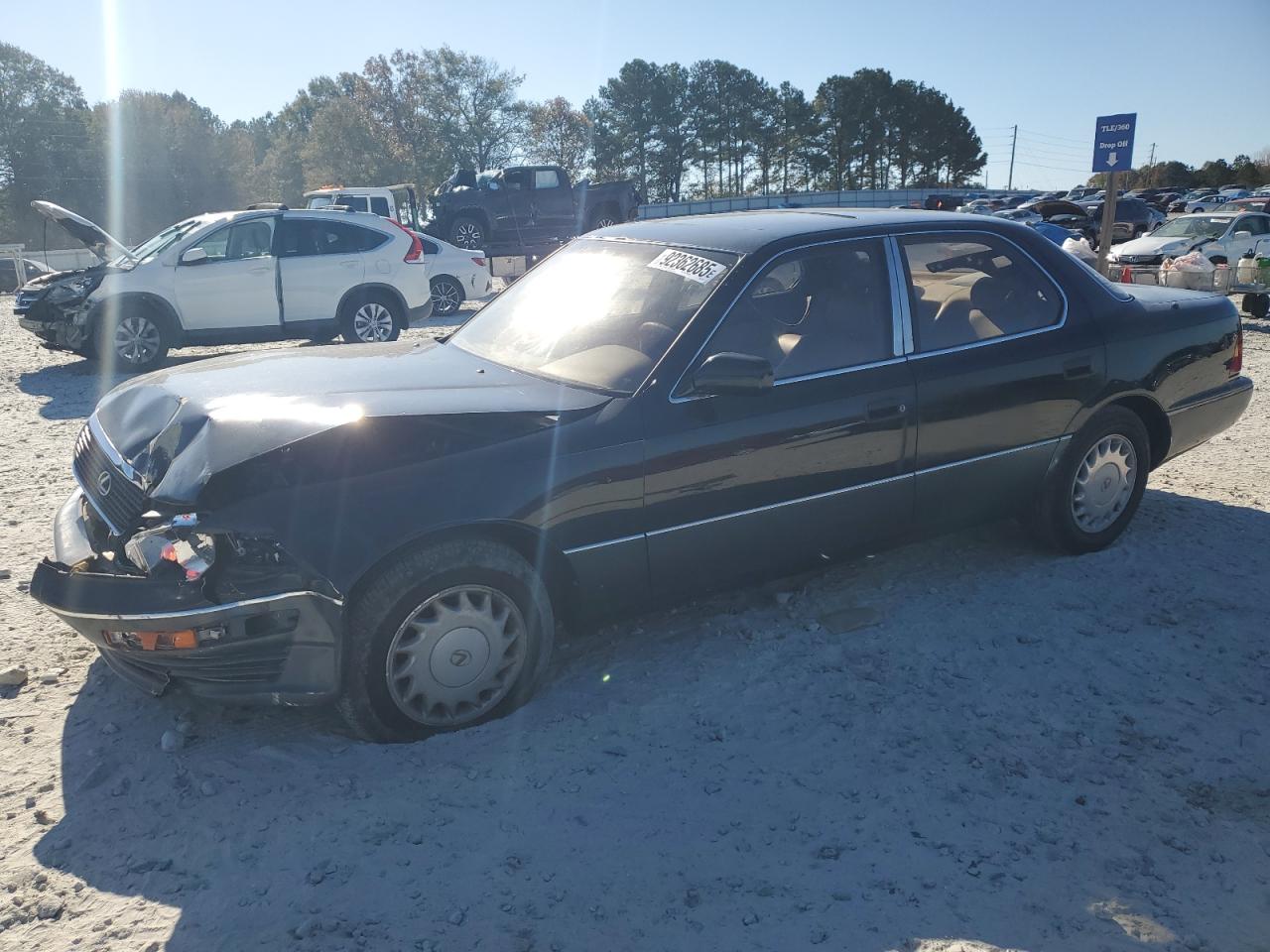 1992 Lexus LS 400, VIN JT8UF11E8N0109652 — Front end