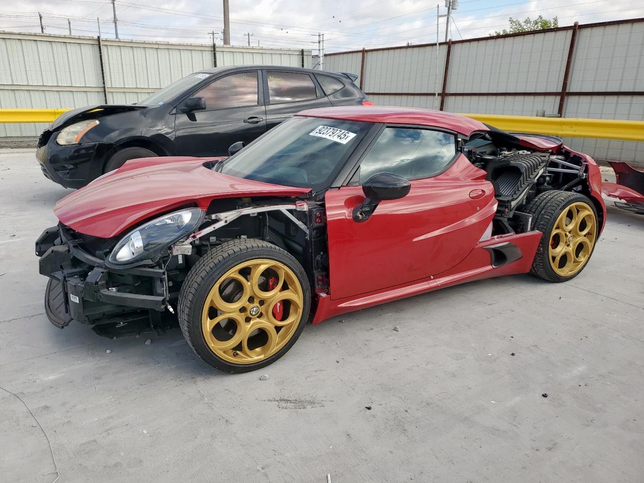 2015 Alfa Romeo 4C, VIN ZARBAAC41FM132492 — Front end