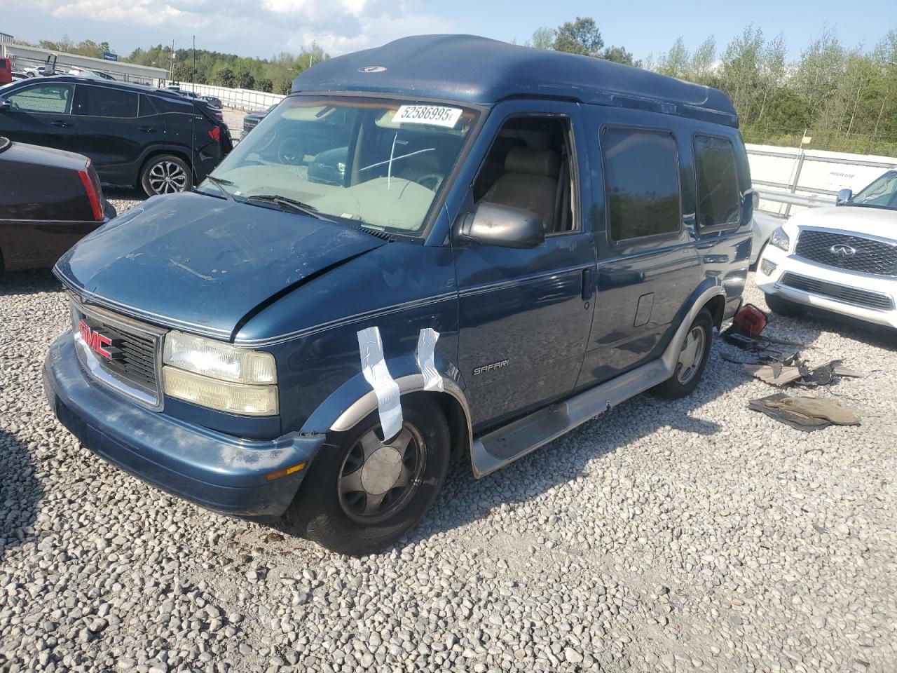 2002 GMC Safari Cargo YF7 Upfitter, VIN 1GDDM19X72B508268 — Front end