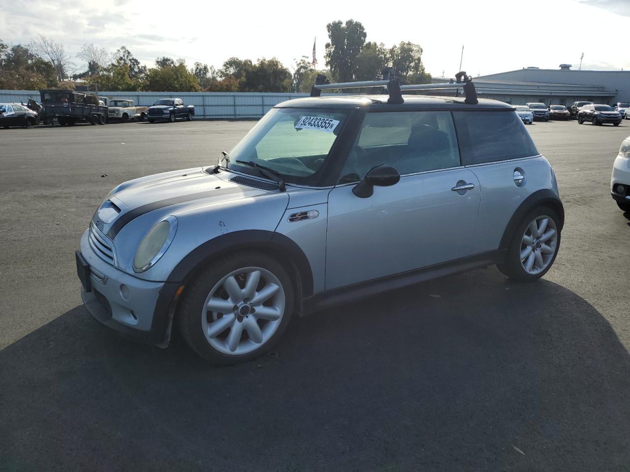 2002 MINI Hardtop S, VIN WMWRE334X2TD52545 — Minor dents and scratches