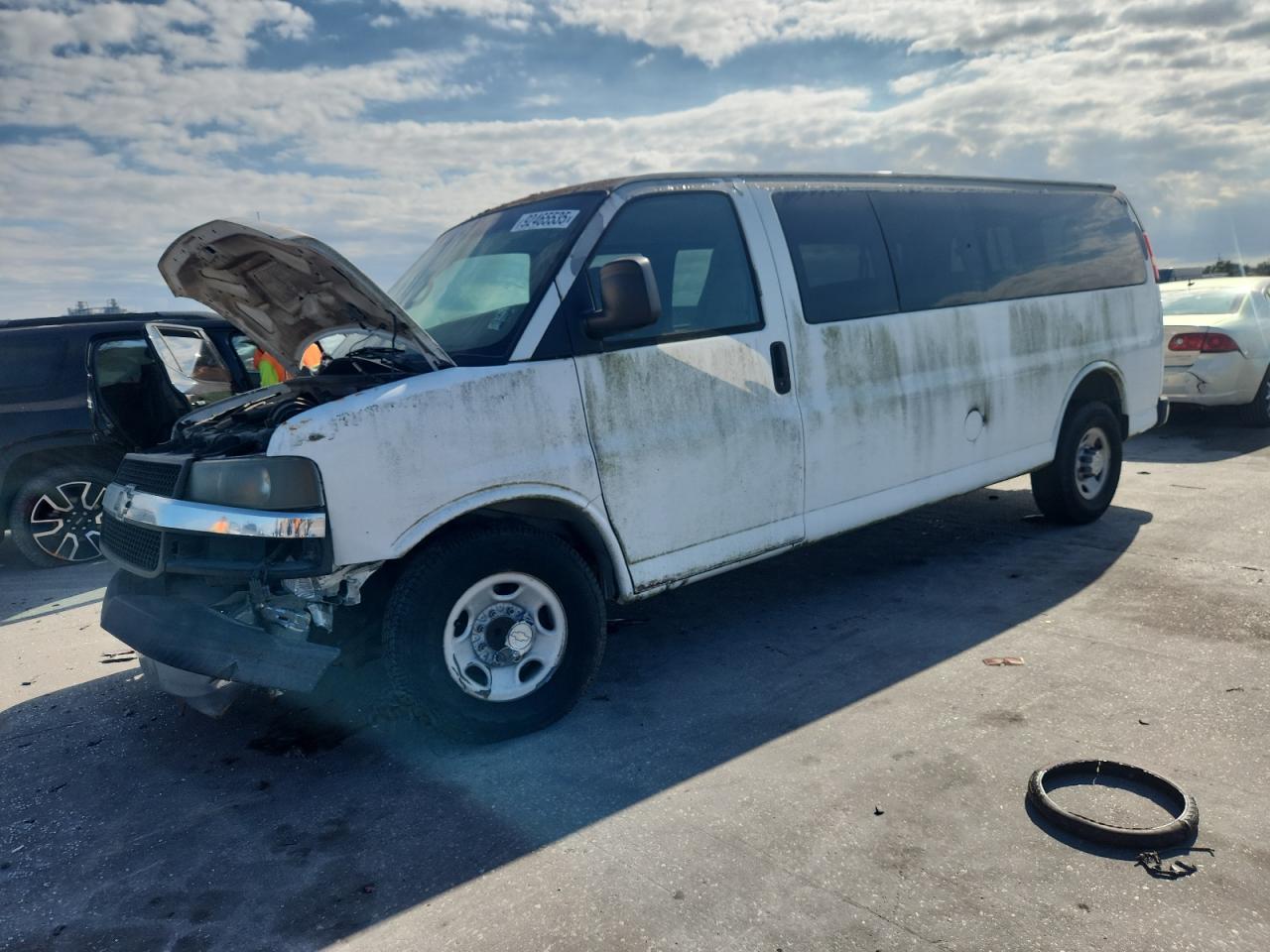 2007 Chevrolet Express Passenger, VIN 1GAHG39U871106179 — Front end