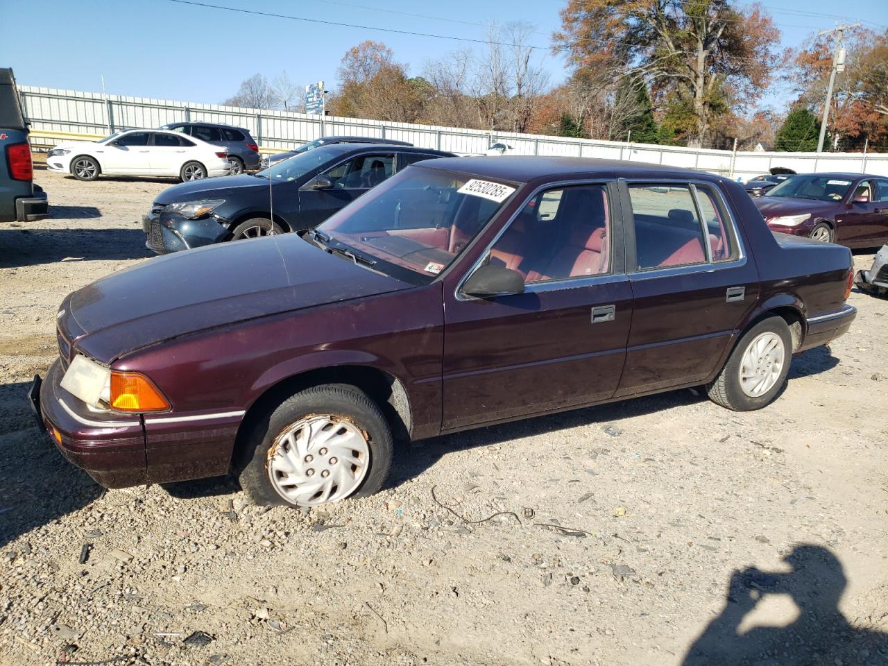 1993 Dodge Spirit, VIN 3B3XA46K9PT640136 — Перед