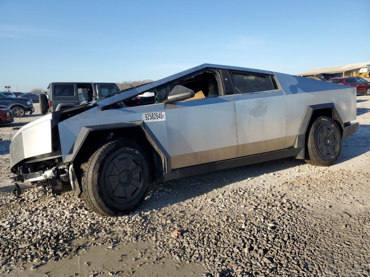 2025 Tesla Cybertruck, VIN 7G2CEHED4SA080801 — Фото с аукциона