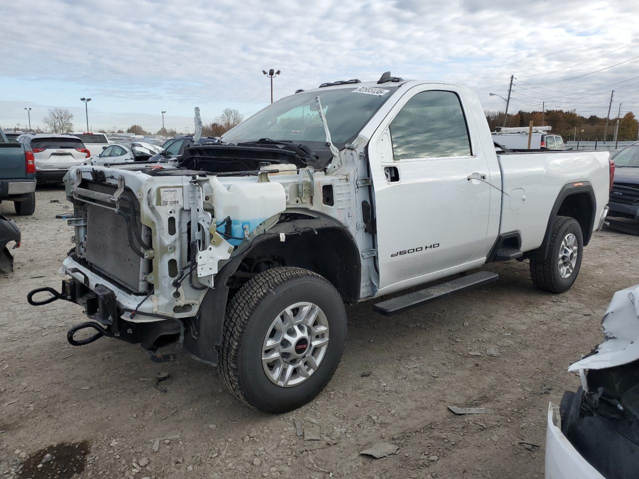 2022 GMC Sierra 2500HD SLE, VIN 1GT08ME73NF165115 — Front end