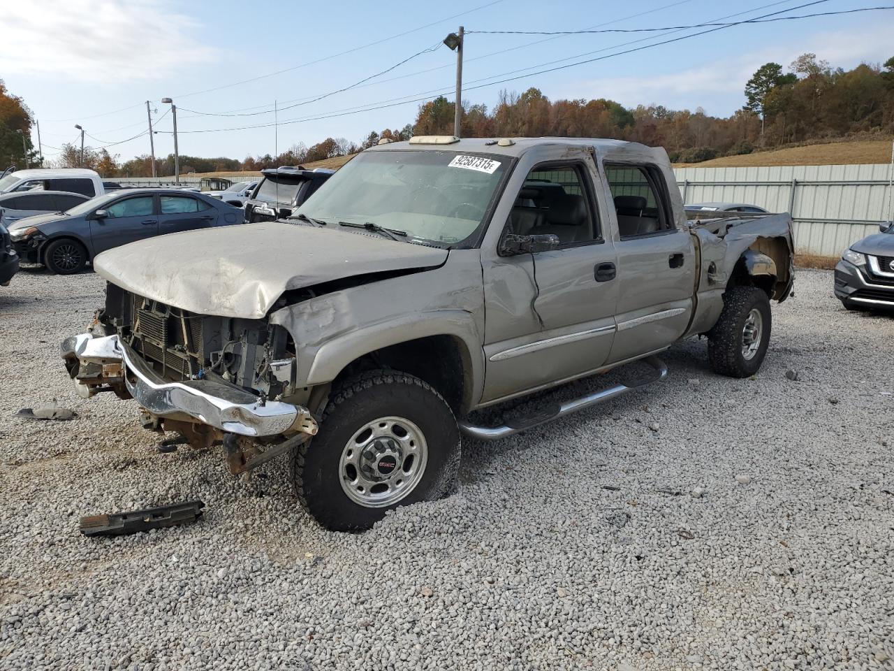 2003 GMC Sierra 1500HD SLE, VIN 1GTGK13U33F223812 — Front end