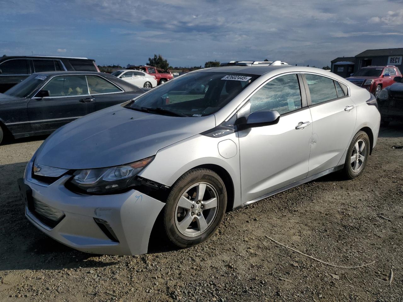2017 Chevrolet Volt LT, VIN 1G1RC6S51HU177308 — Front end
