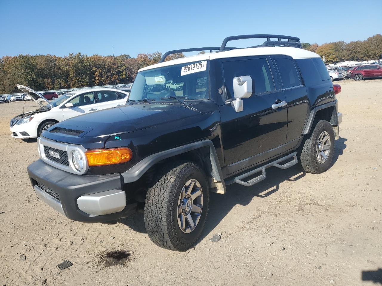 2014 Toyota FJ Cruiser, VIN JTEBU4BF8EK178638 — Front end
