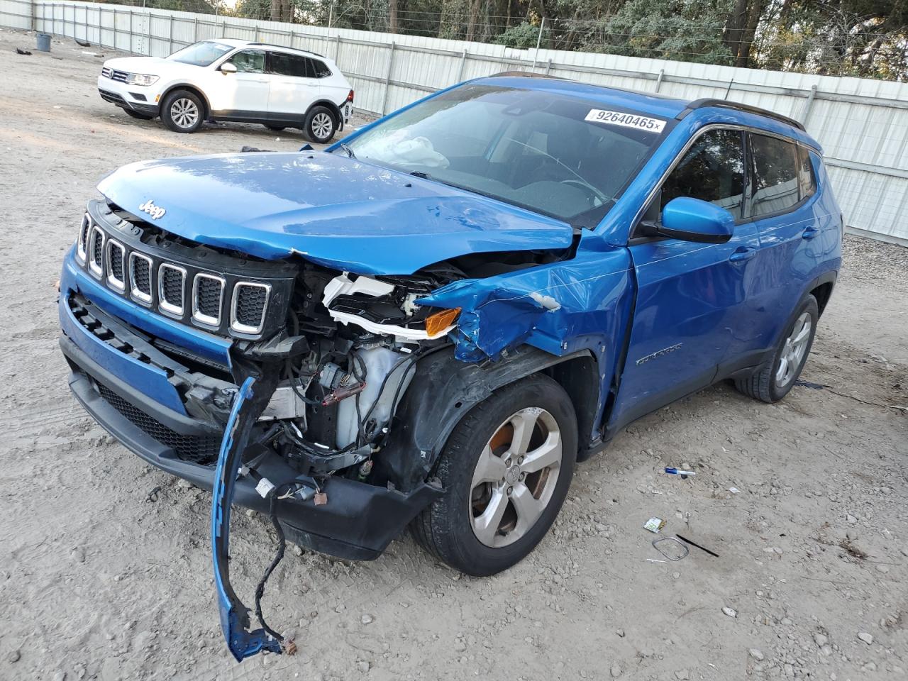 2018 Jeep Compass Latitude, VIN 3C4NJCBB4JT211693 — Front end
