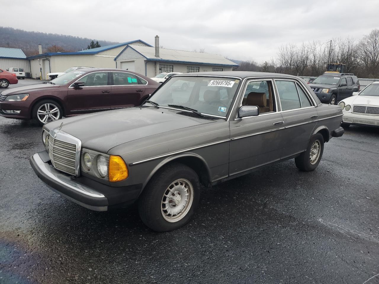 1983 Mercedes-Benz 300 D, VIN WDBAB33A9DB023449 — Mechanical