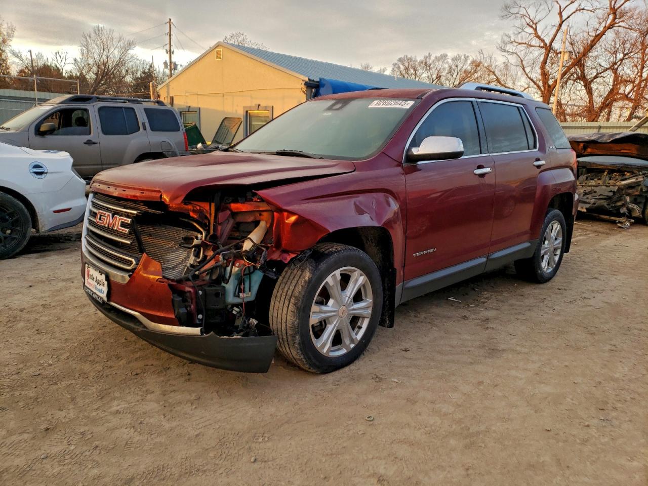 2016 GMC Terrain SLT, VIN 2GKFLPE33G6204522 — Front end