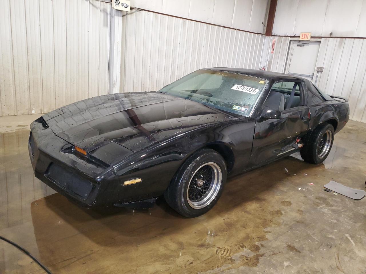 1985 Pontiac Firebird, VIN 1G2FS87S5FN210233 — Side