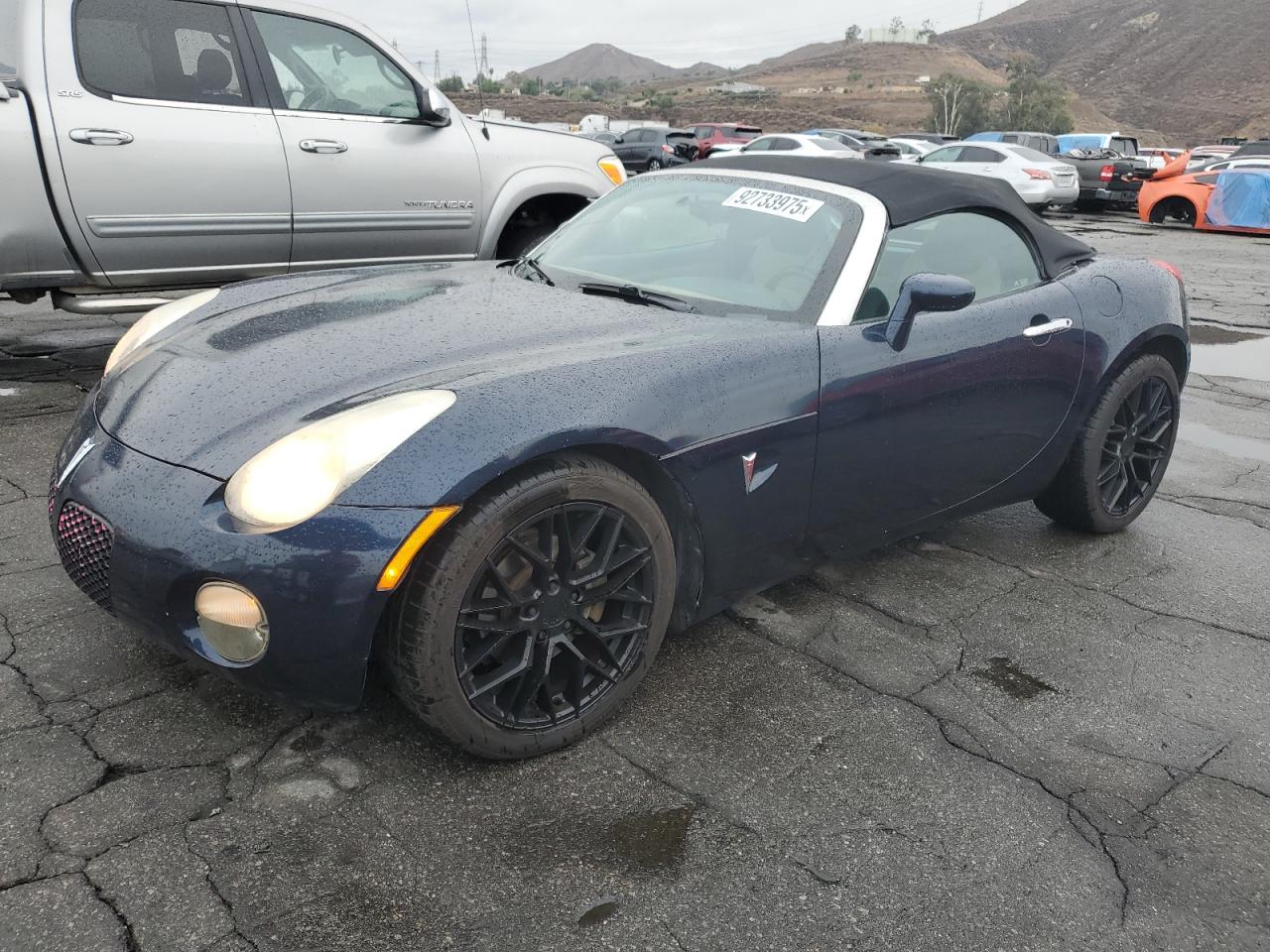 2006 Pontiac Solstice, VIN 1G2MB35B86Y114303 — Side
