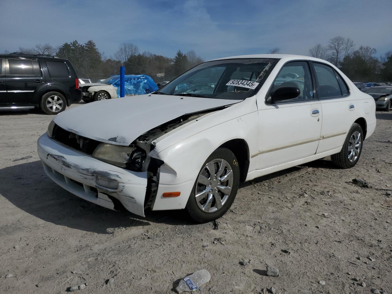 1997 Nissan Altima XE, VIN 1N4BU31D7VC151946 — Front end