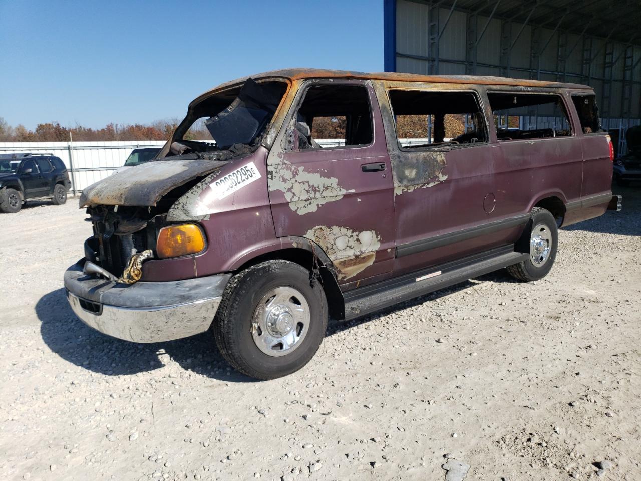1999 Dodge Passenger, VIN 2B5WB35Z2XK542988 — Пожар