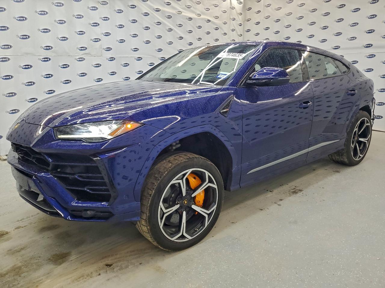 2019 Lamborghini Urus, VIN ZPBUA1ZL0KLA01807 — Rear end