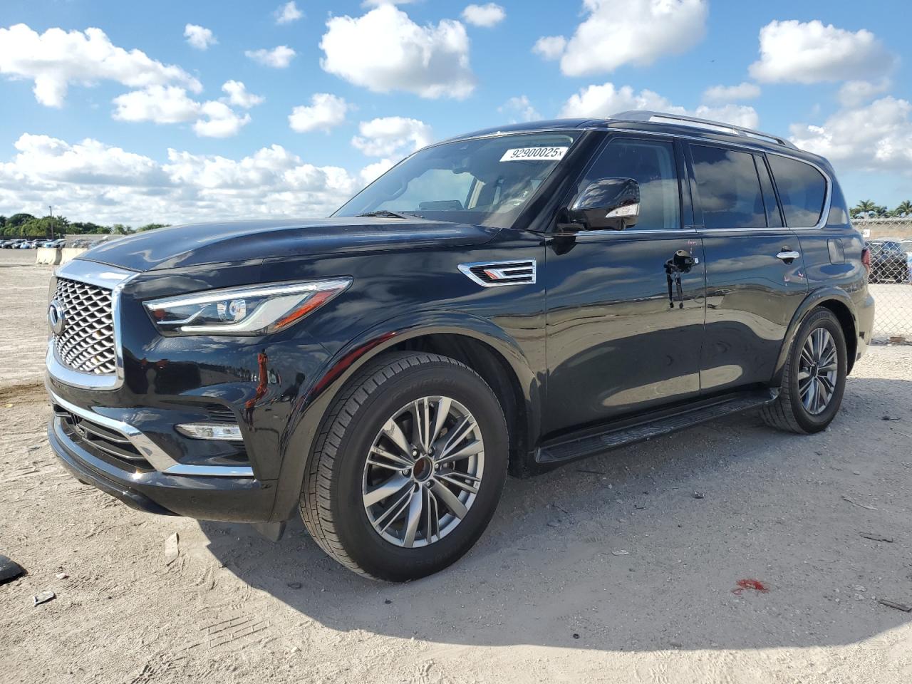2022 Infiniti QX80 Premium Select, VIN JN8AZ2AFXN9741479 — Front end