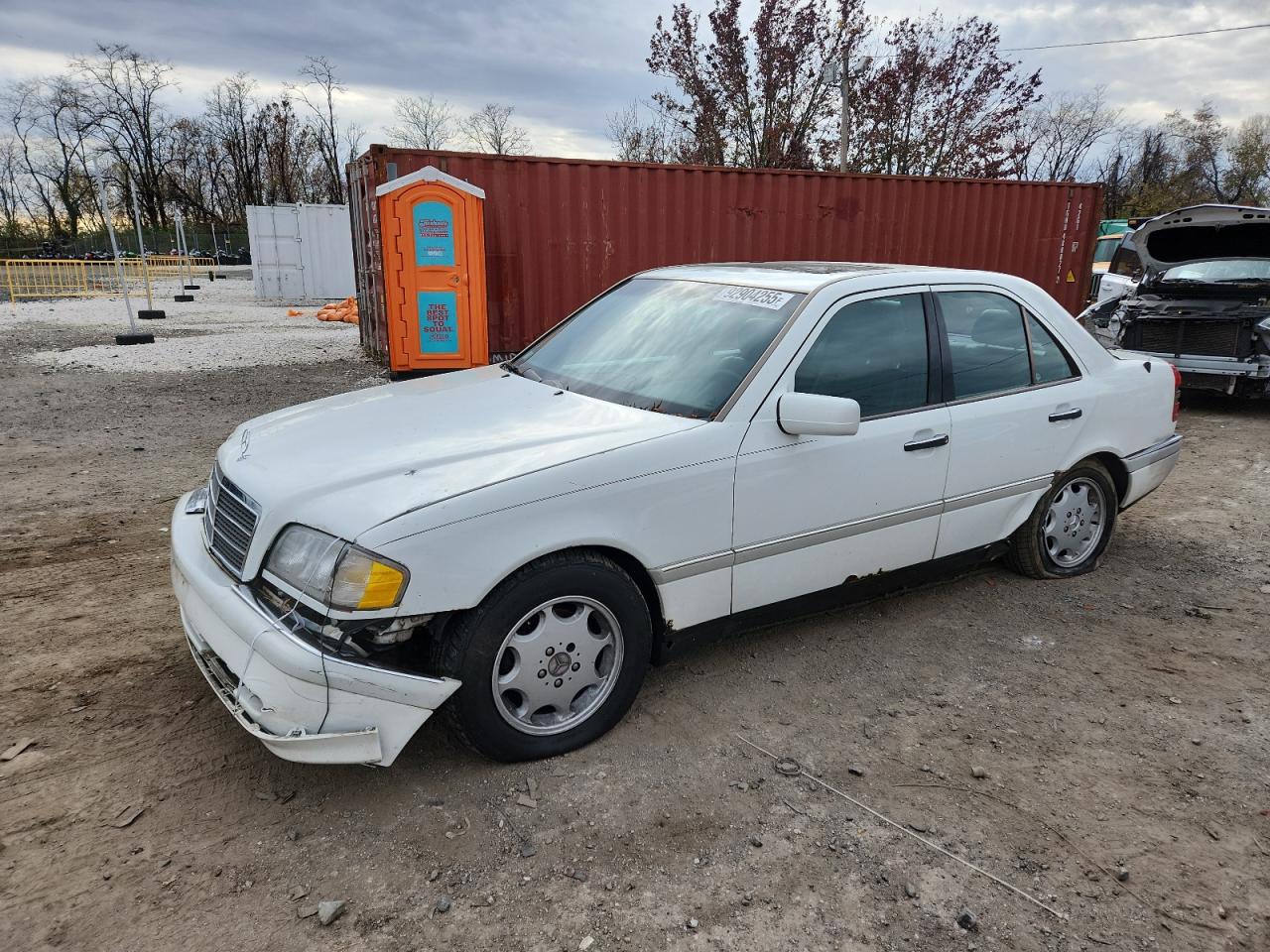 1996 Mercedes-Benz C, VIN WDBHA22E8TF457756 — Front end