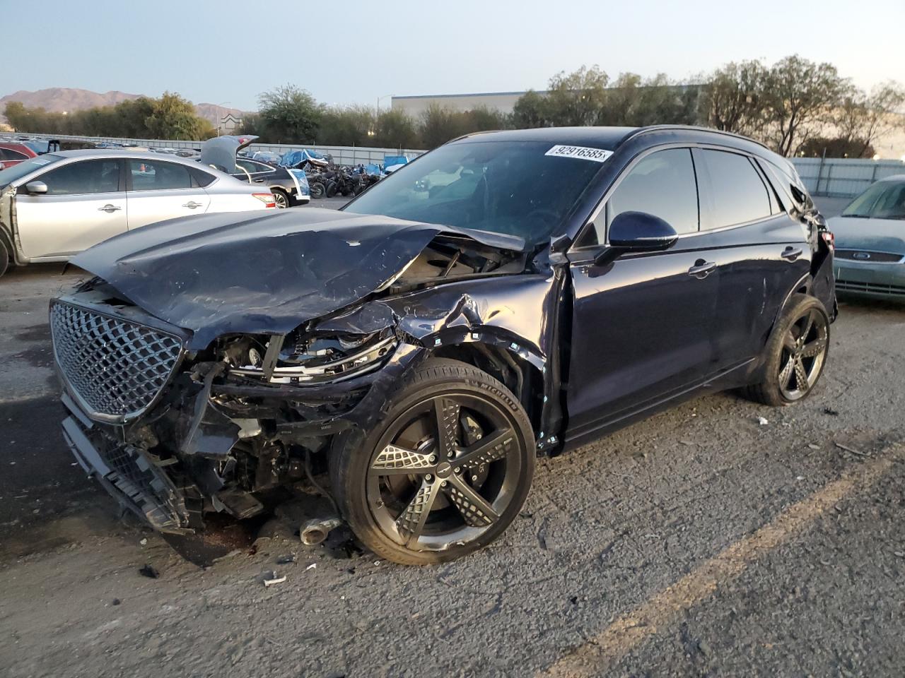 2024 Genesis GV70 2.5T, VIN 5NMMADTB3RH002518 — Перед