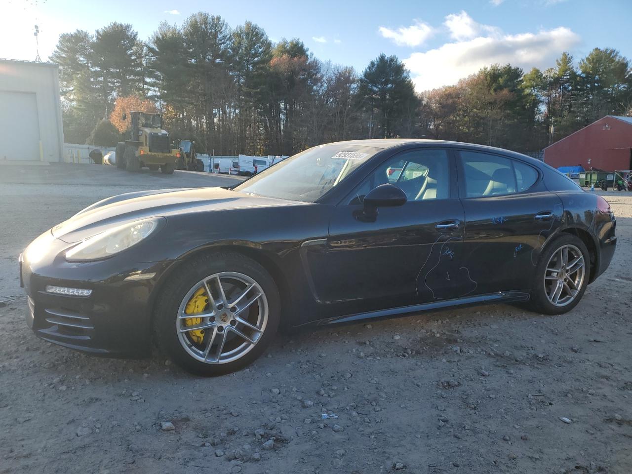 2015 Porsche Panamera 4, VIN WP0AA2A70FL003464 — Side