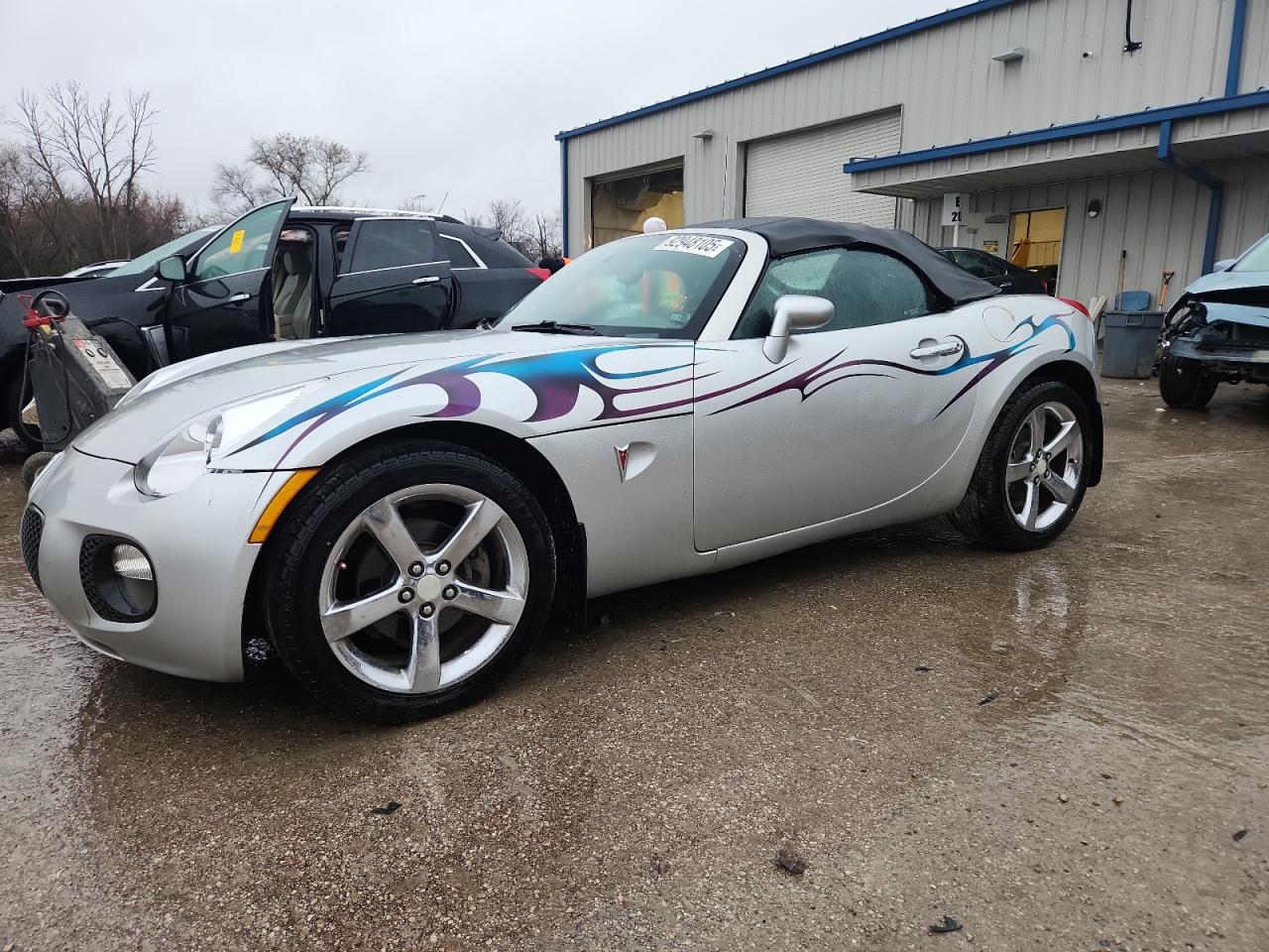 2007 Pontiac Solstice GXP, VIN 1G2MG35X37Y128057 — Side