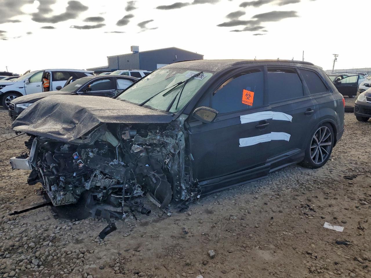 2020 Audi SQ7, VIN WA1VWAF71LD013510 — Перед