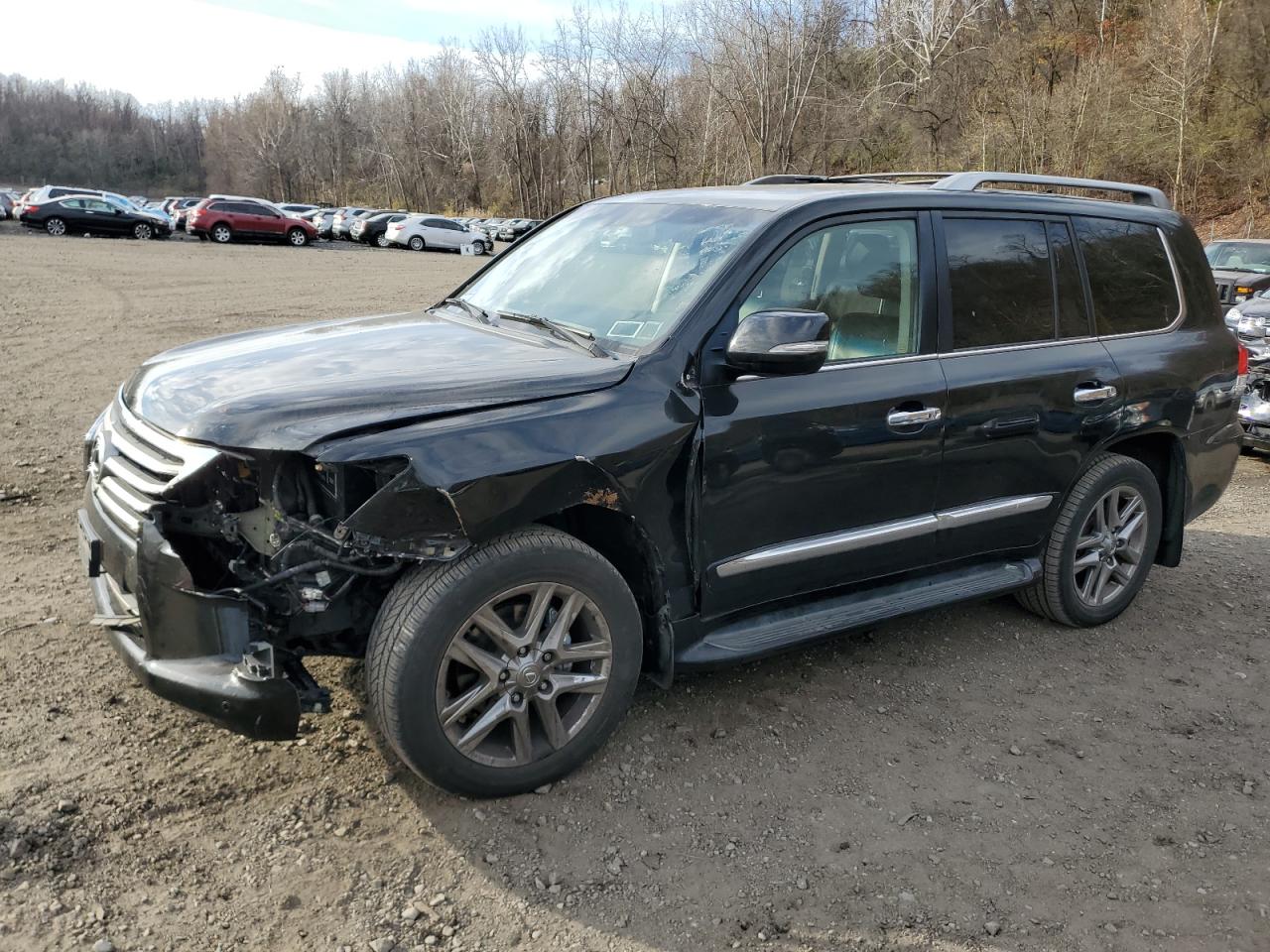 2014 Lexus LX 570, VIN JTJHY7AX1E4148204 — Front end