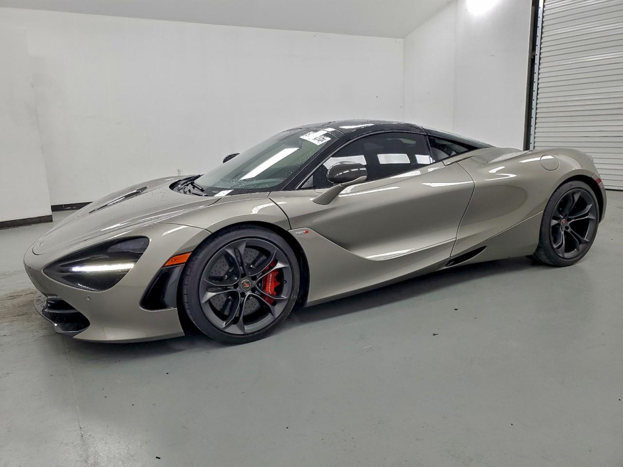 2018 McLaren 720S, VIN SBM14DCA3JW002108 — Фото с аукциона 1 of 14