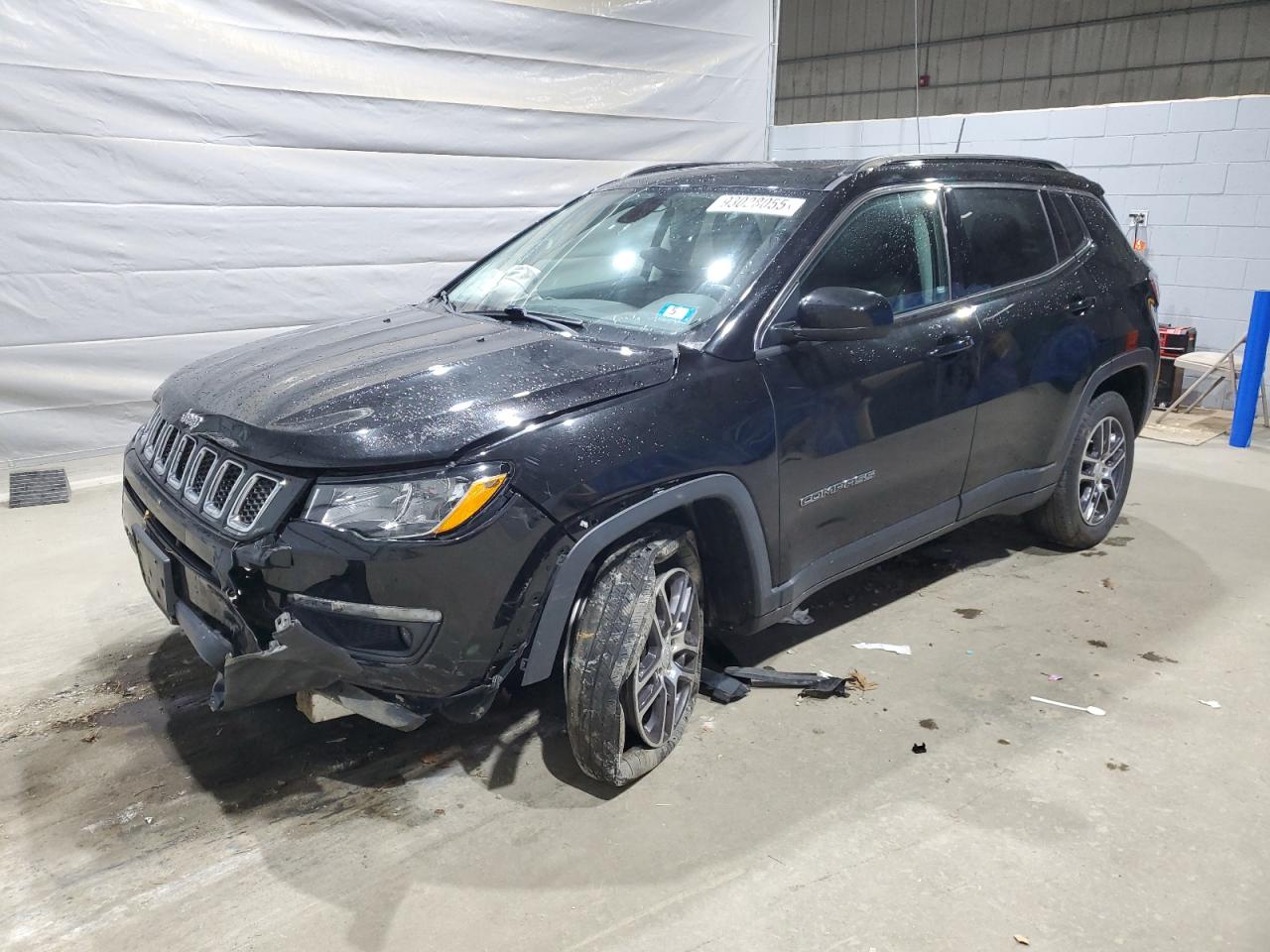 2018 Jeep Compass Latitude, VIN 3C4NJDBB5JT162221 — Front end