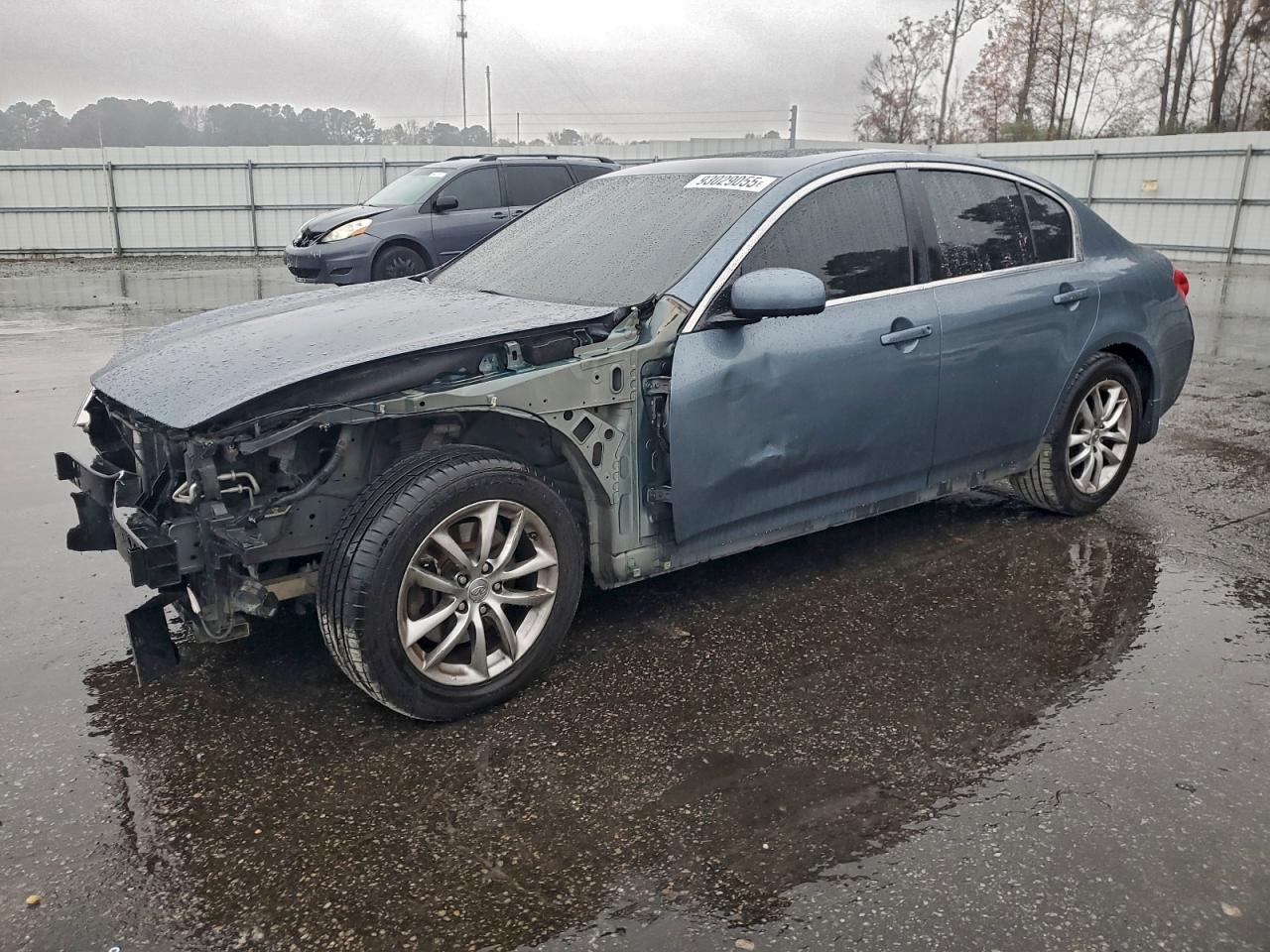 2008 Infiniti G35 Journey, VIN JNKBV61E28M211338 — Front end