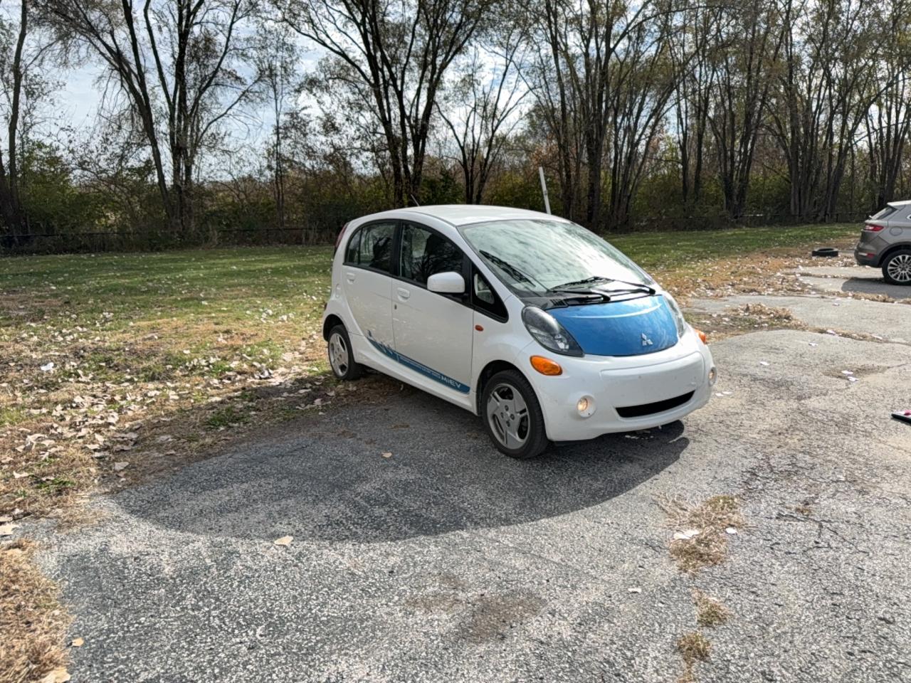 2012 Mitsubishi i-MiEV ES, VIN JA3215H13CU019458 — Normal wear