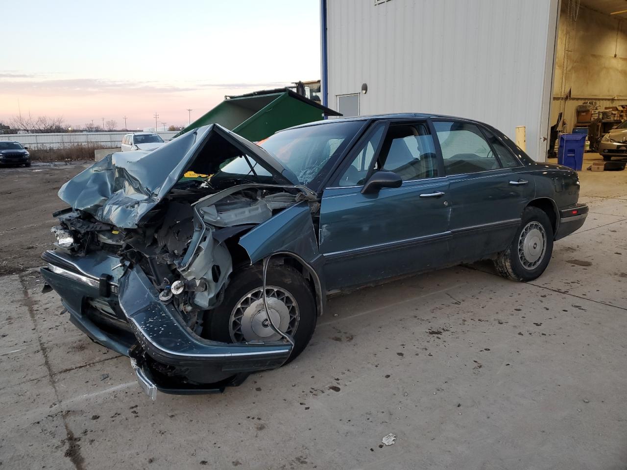 1996 Buick LeSabre Custom, VIN 1G4HP52K8TH422044 — Front end