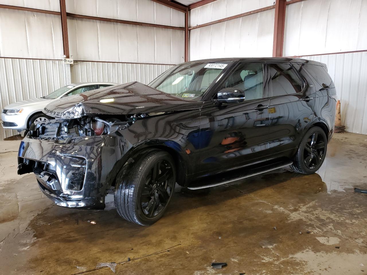 2025 Land Rover Discovery Dynamic SE, VIN SALRL2FX7S2504060 — Front end