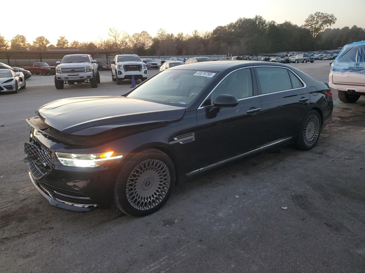 2020 Genesis G90 Premium, VIN KMTF34PA0LU083225 — Перед
