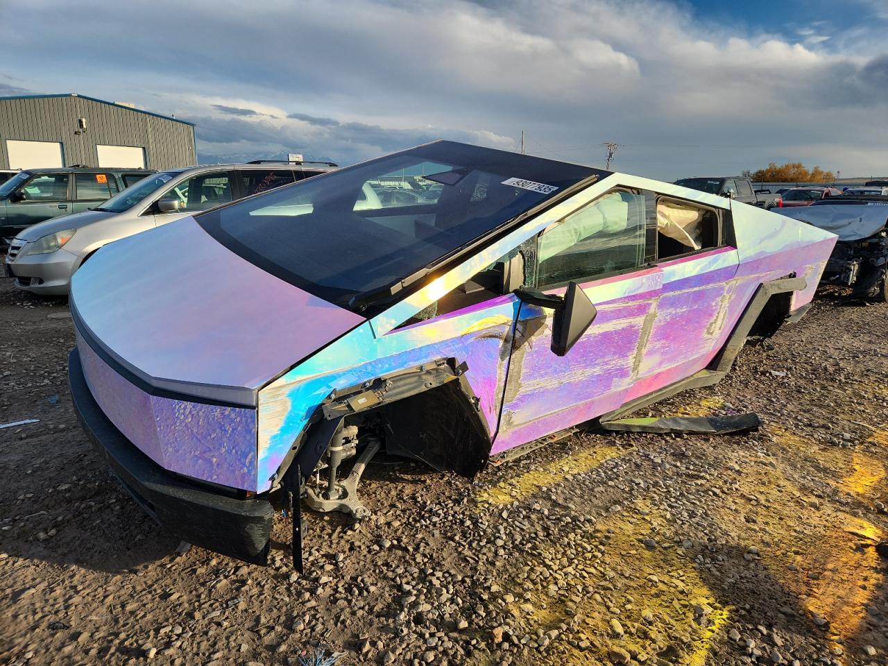 2024 Tesla Cybertruck, VIN 7G2CEHED1RA015995 — Side