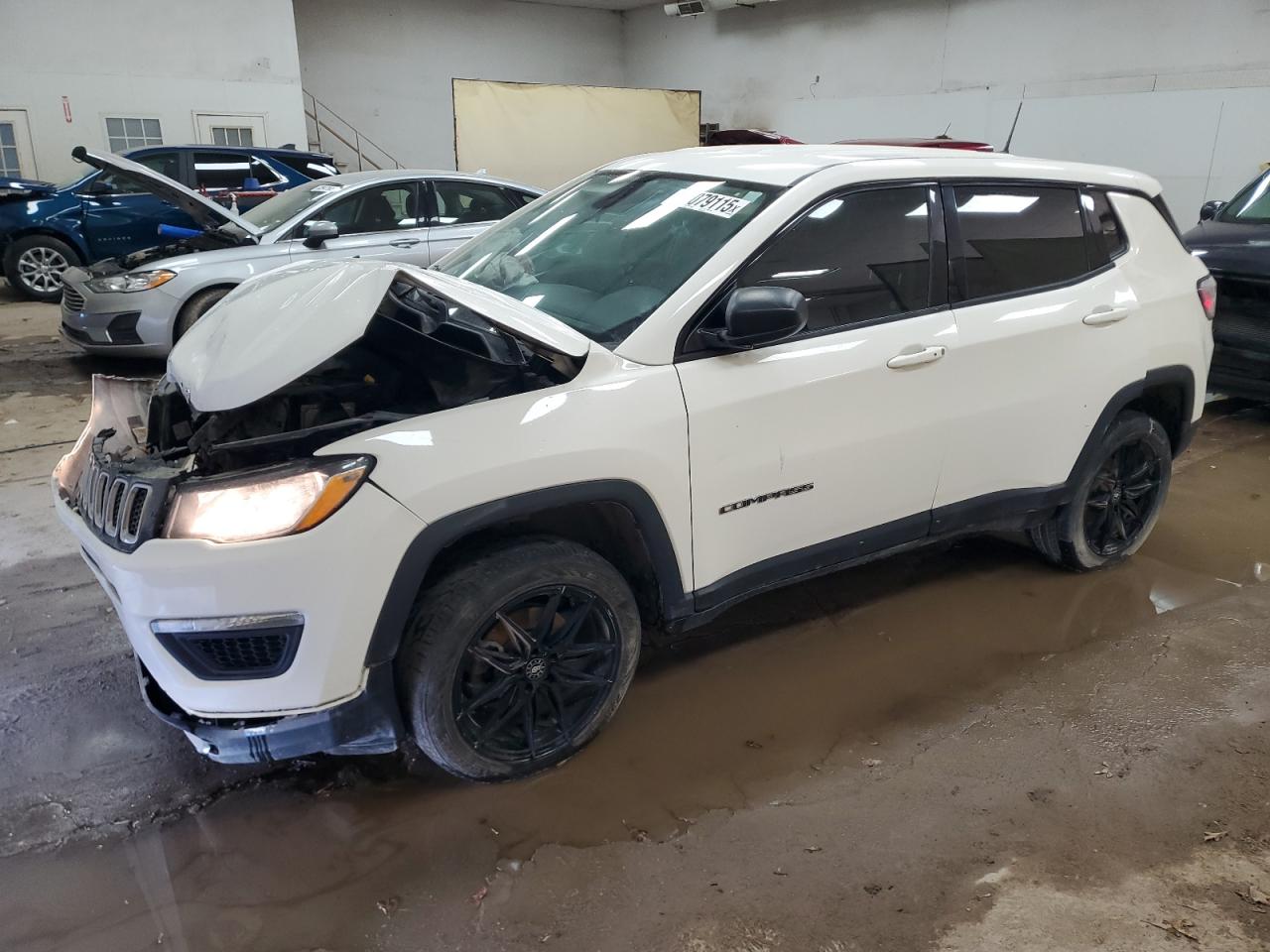 2018 Jeep Compass Sport, VIN 3C4NJDAB2JT374737 — Front end