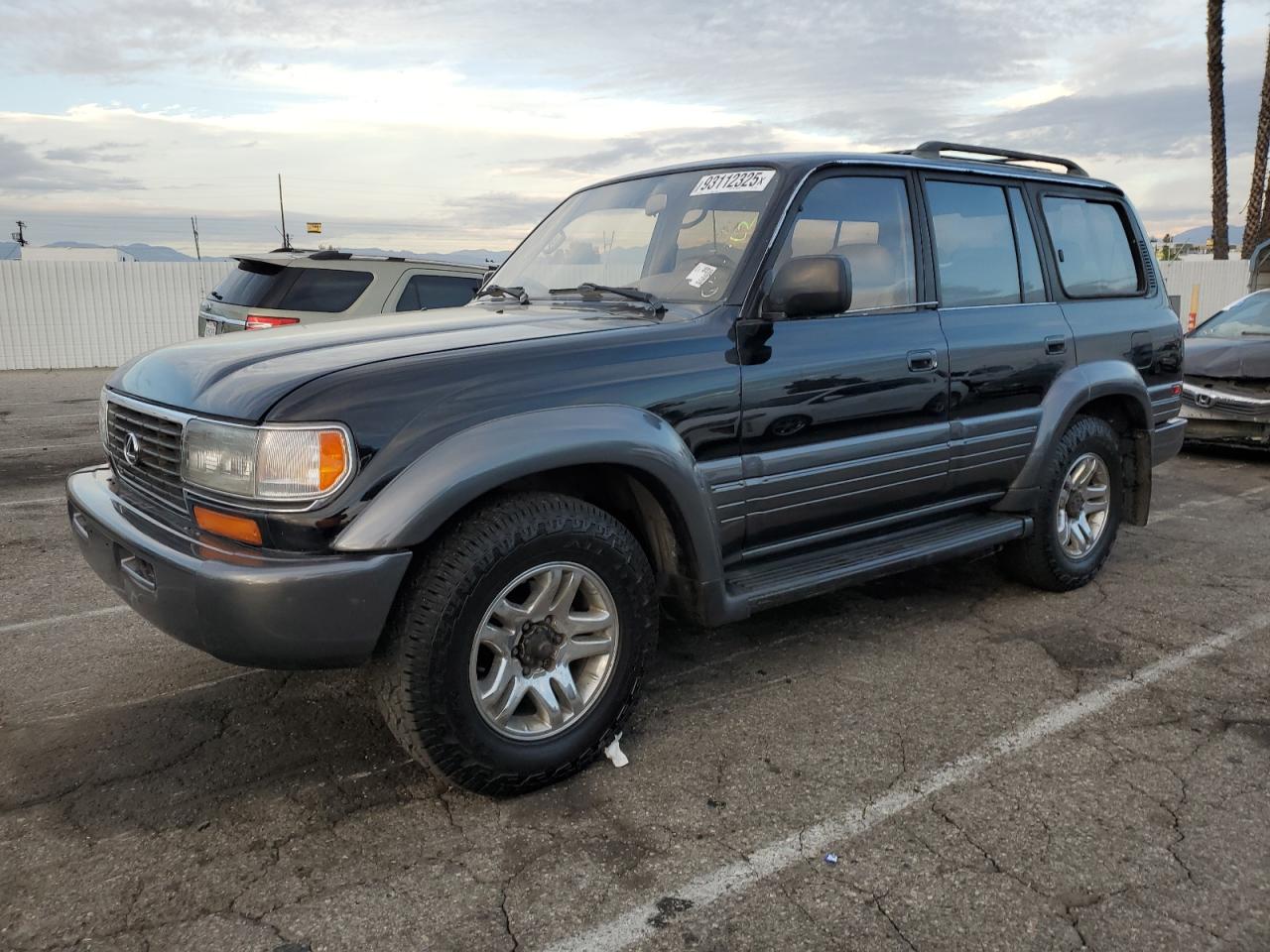 1996 Lexus LX 450, VIN JT6HJ88J7T0141624 — Minor dents and scratches