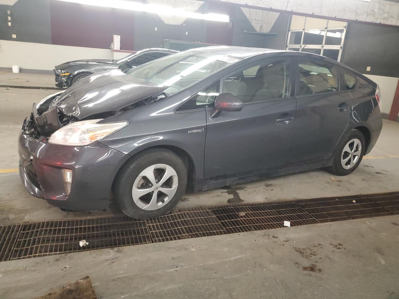 2013 Toyota Prius Two, VIN JTDKN3DU1D1650626 — Front end