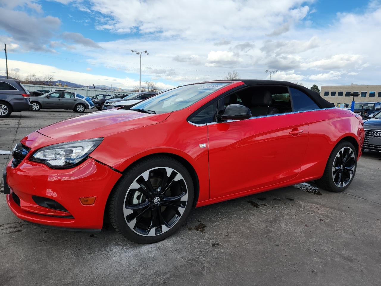 2018 Buick Cascada Sport Touring, VIN W04WJ3N50JG047660 — Бок