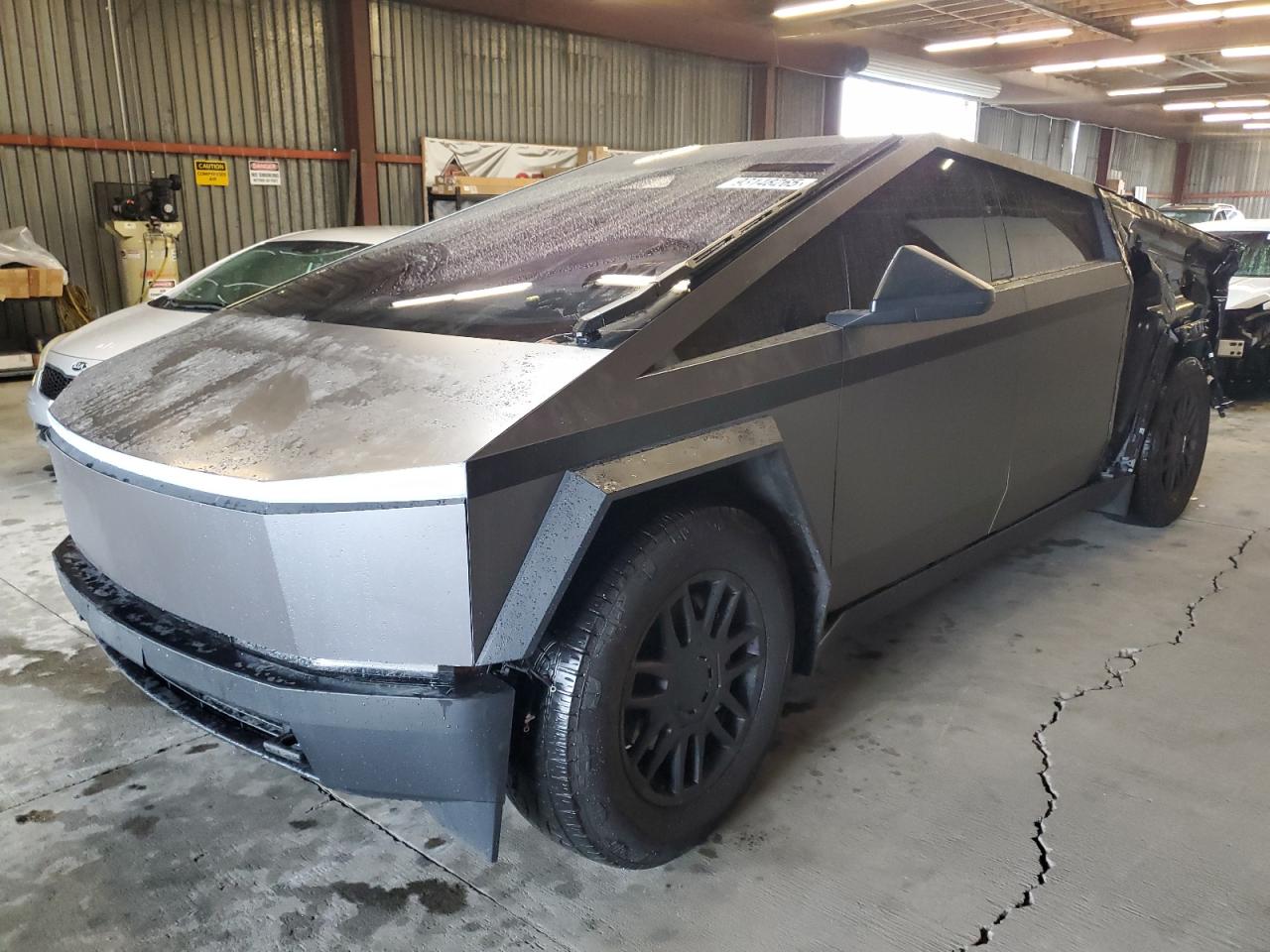 2024 Tesla Cybertruck, VIN 7G2CEHED1RA053937 — Rear end