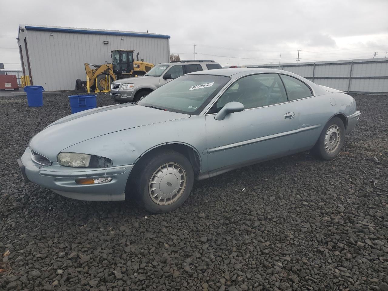 1995 Buick Riviera, VIN 1G4GD22K8S4716729 — Rear end