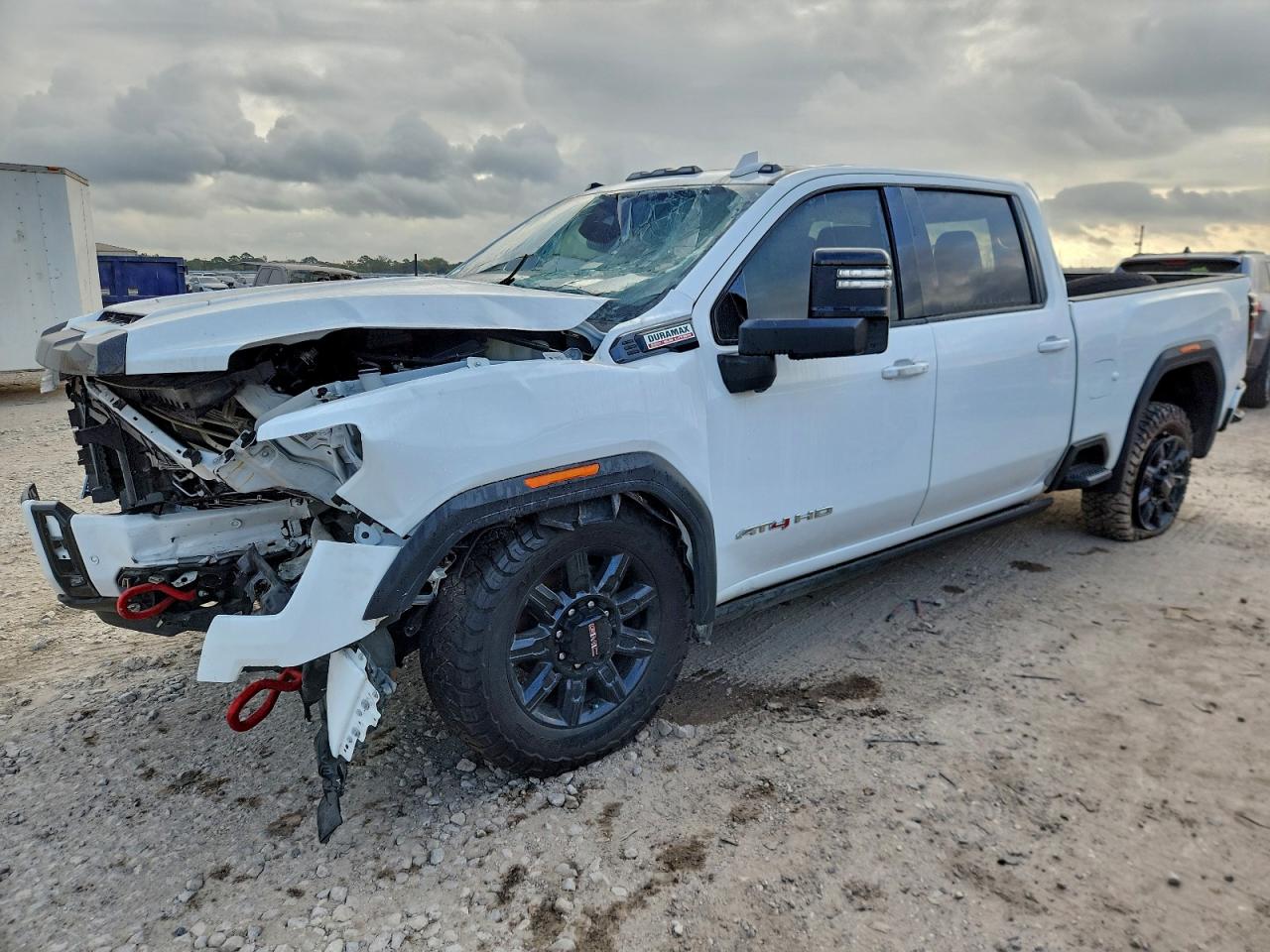 2024 GMC Sierra 2500HD AT4, VIN 1GT49PEY4RF389797 — Front end