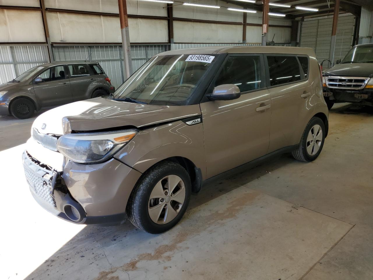 2015 Kia Soul, VIN KNDJN2A20F7143435 — Front end