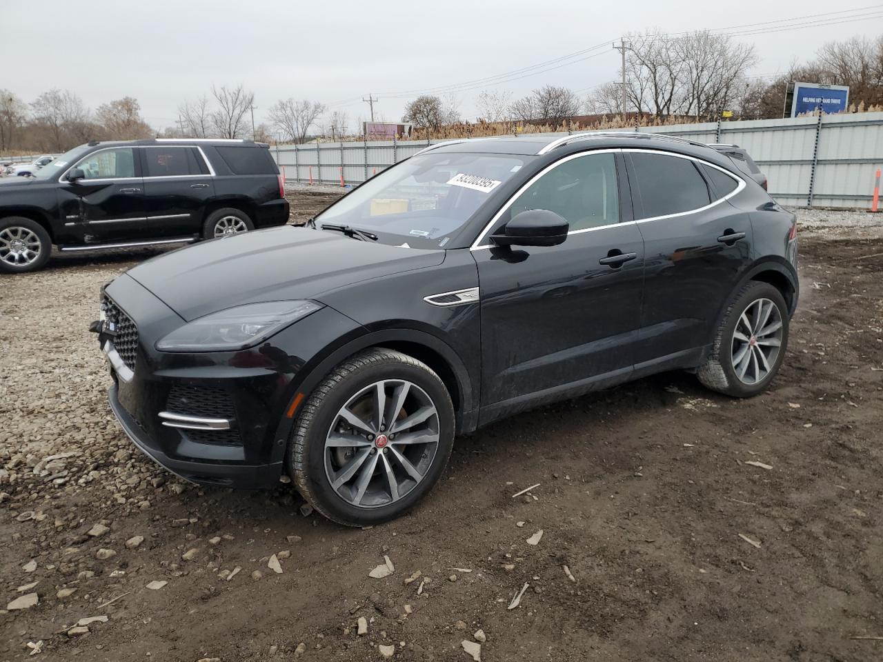 2021 Jaguar E-Pace SE, VIN SADFP2FX6M1027603 — Перед